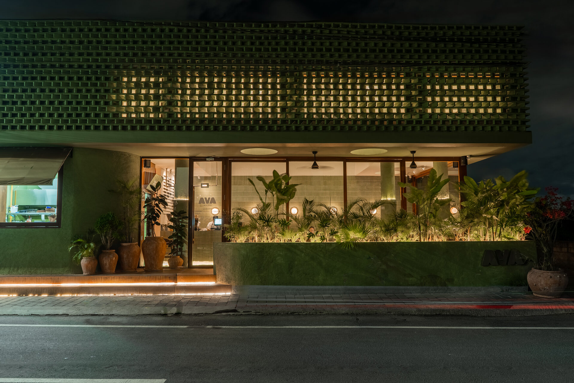 AVA Bistro — hero
