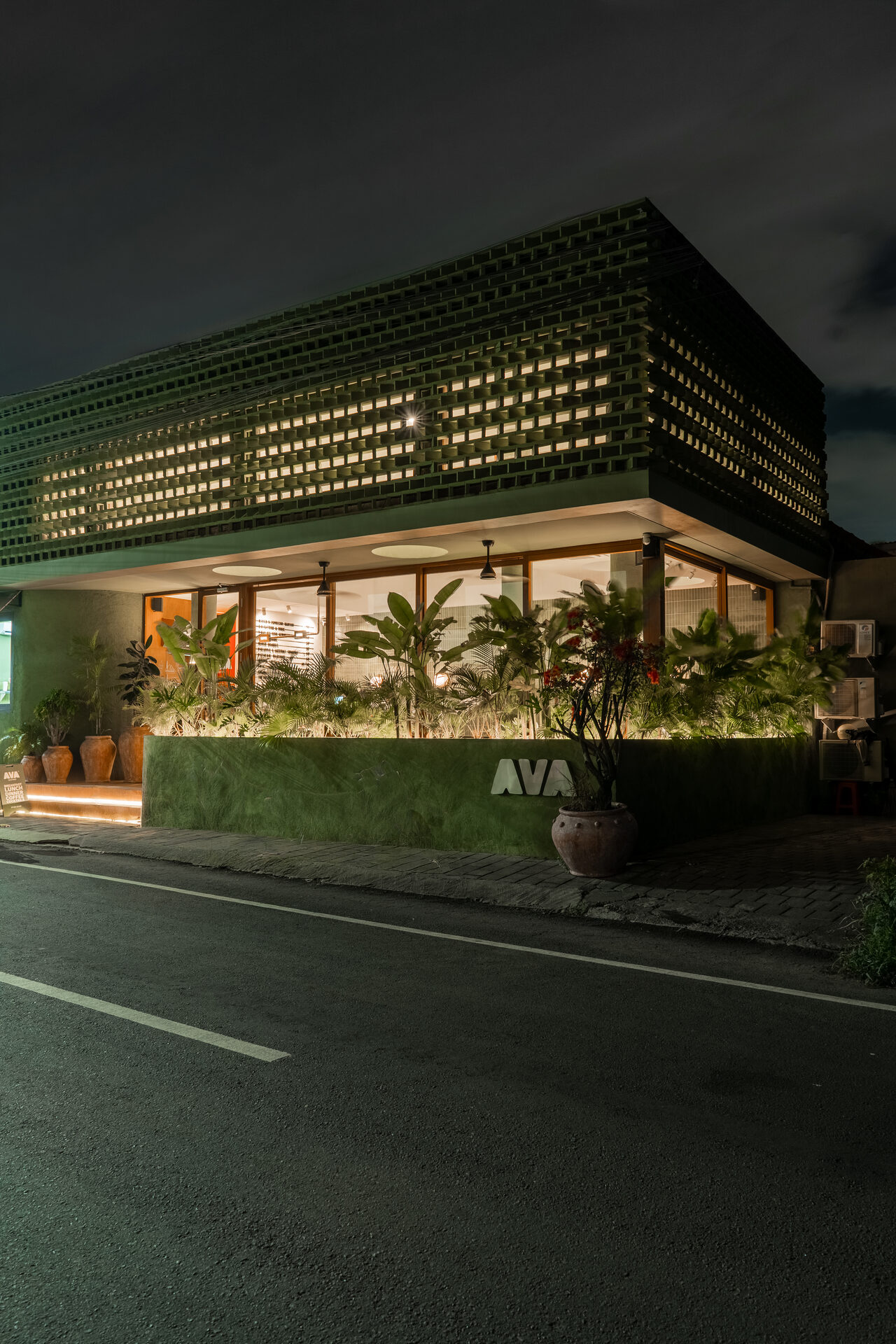 AVA Bistro — detail 2